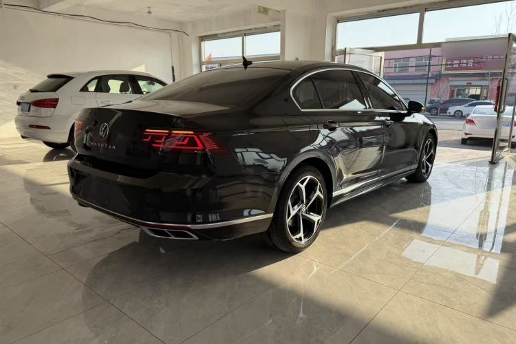 Used Volkswagen Magotan 2023 2 Million Units Limited Edition 330TSI DSG Leading Version Exterior 3