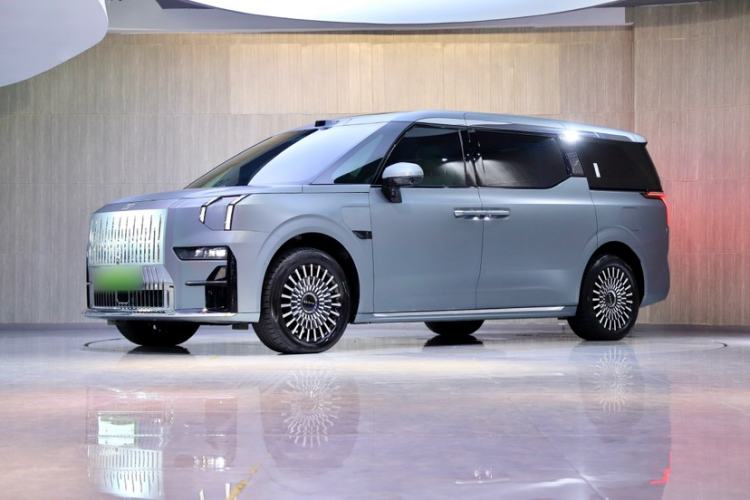 Used Zeekr 009 2024 Six-Seat Executive Version 4WD 108 kWh
