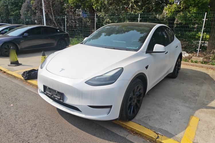 Used Tesla Model Y 2022 Long-Range All-Wheel-Drive Version