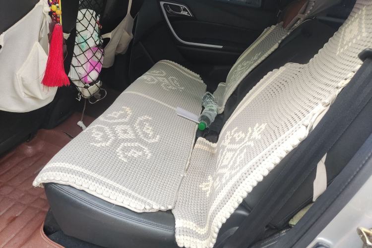 Used JMC Yusheng S350 2014 2.4T Automatic 4x4 Diesel Luxury Version with Sunroof 5 Seats