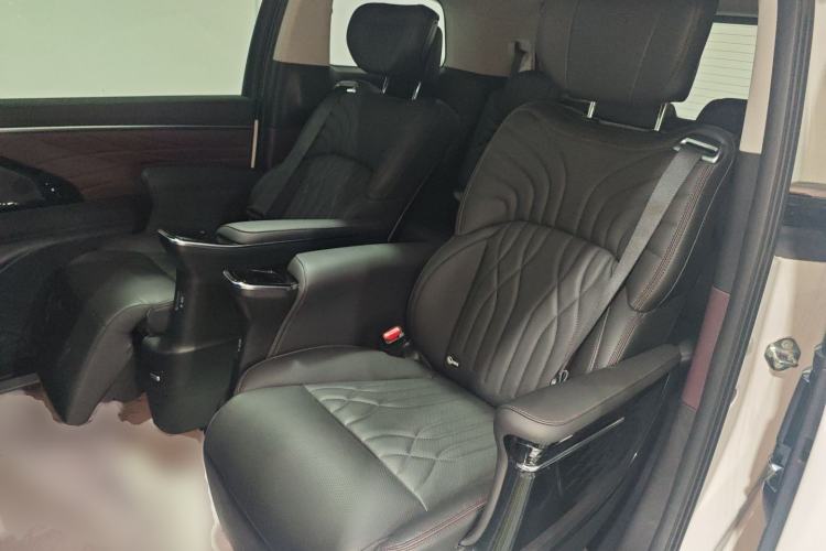 Used GAC Trumpchi M8 2024 Master Series 400T Prestige Edition Left Rear Seat