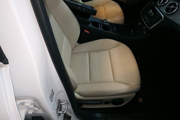 Used Mercedes-Benz GLA 2015 GLA 200 Fashion Model
