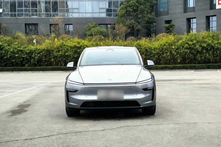 Used Tesla Model Y 2025 Rear-Wheel-Drive Version Exterior 4