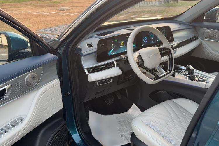 Used Chery Tiggo 7 PLUS New Energy 2023 1.5T Zhiyuan Trim
