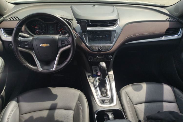 Used Chevrolet Malibu 2017 1.5T Automatic Luxury Edition Center Console