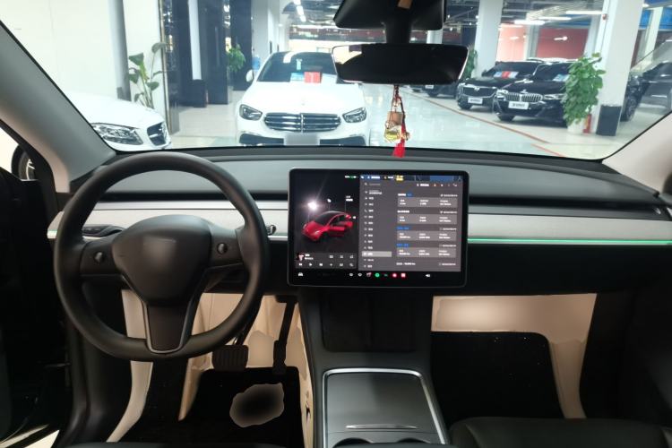 Used Tesla Model Y 2023 Long-Range All-Wheel-Drive Version