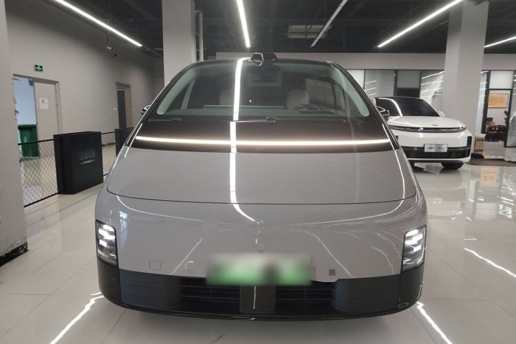 Used Li Auto MEGA 2024 Ultra Model
