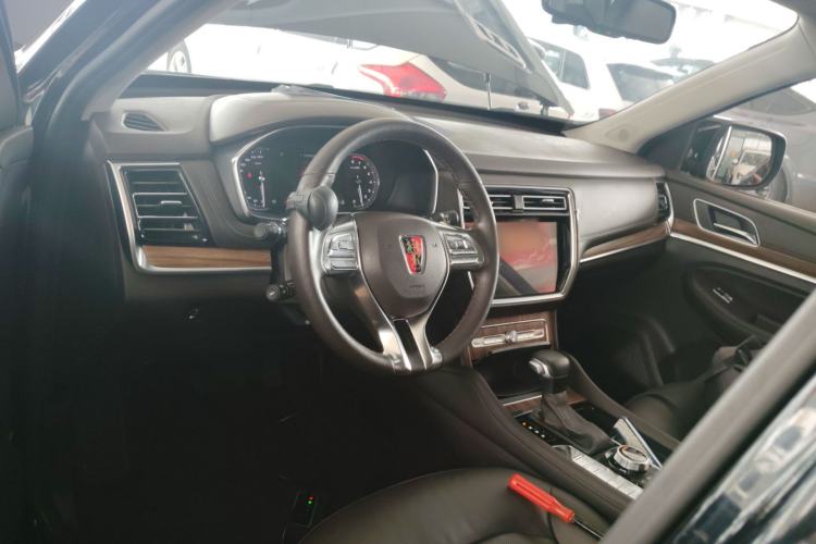 Used Roewe RX8 2018 30T Smart Connectivity All-Wheel Drive Supreme Edition