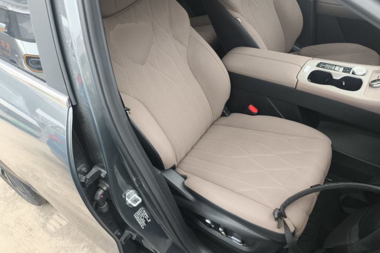 Used Chery Tiggo 8 PLUS 2025 290TGDI DCT Prestige 5-Seater Right Front Seat