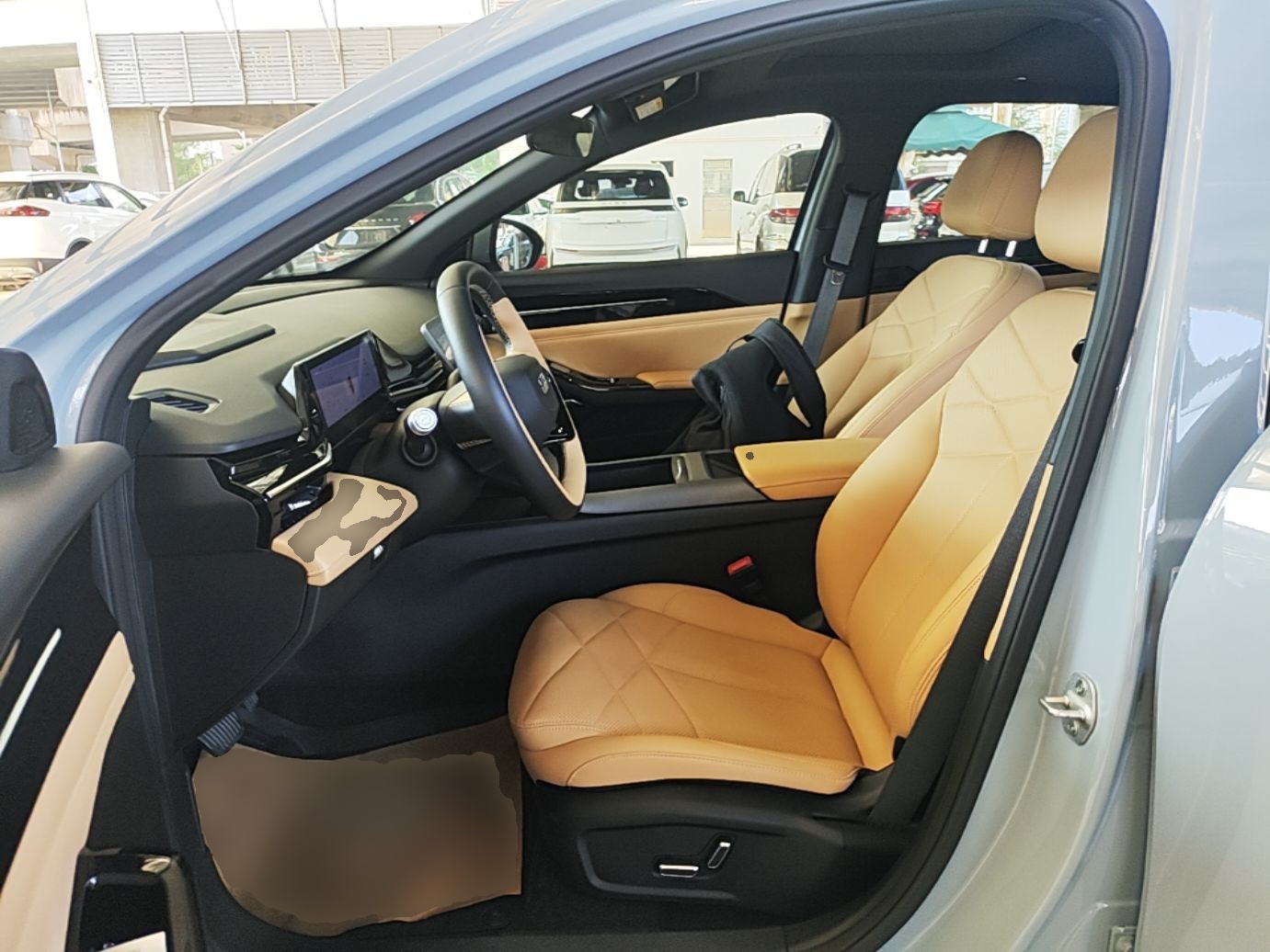 Geely Galaxy L6 2024 125km PLUS Dragon Edition — снимка 17