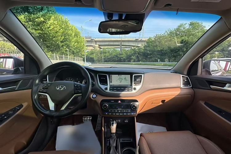 Used Hyundai Tucson 2015 1.6T Dual-Clutch Four-Wheel Drive Flagship Model
