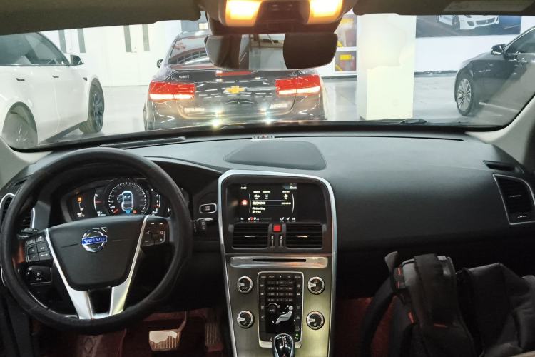 Used Volvo XC60 2015 T5 AWD Zhiyuan Edition
