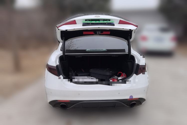 Used Alfa Romeo Giulia 2017 2.0T 200HP Luxury Edition
