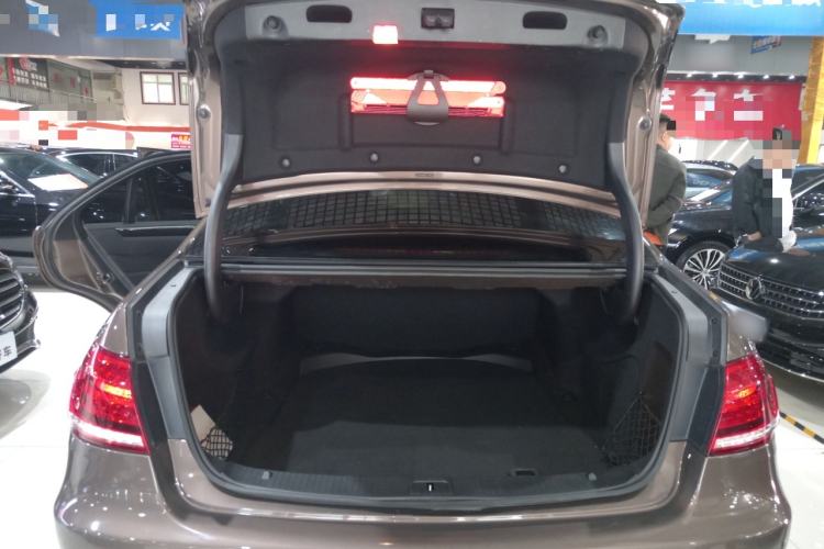 Used Mercedes-Benz E-Class 2014 Restyled E 260 L Sport Edition Trunk