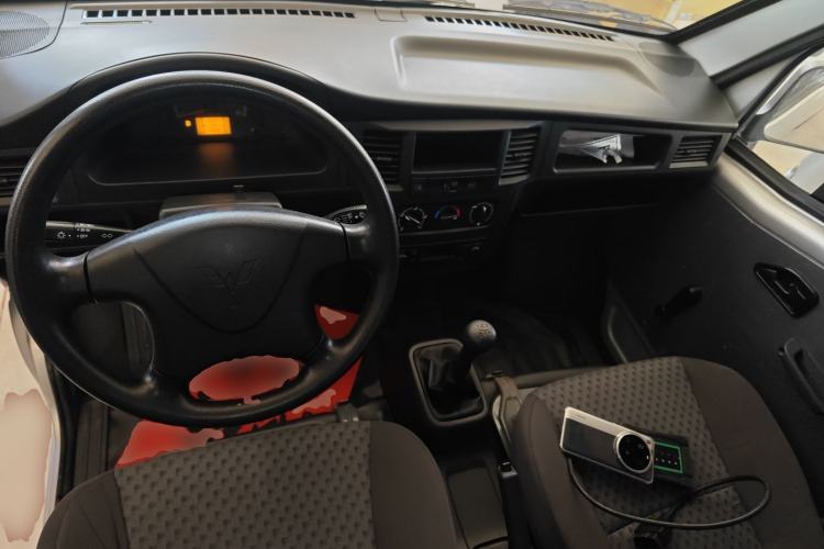 Used Wuling Zhiguang 2023 1.5L Utility Version with Enclosed Windows 2 Seats