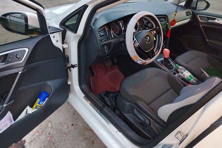 Used Volkswagen Golf 2018 230TSI Automatic Comfort Model Driver Seat