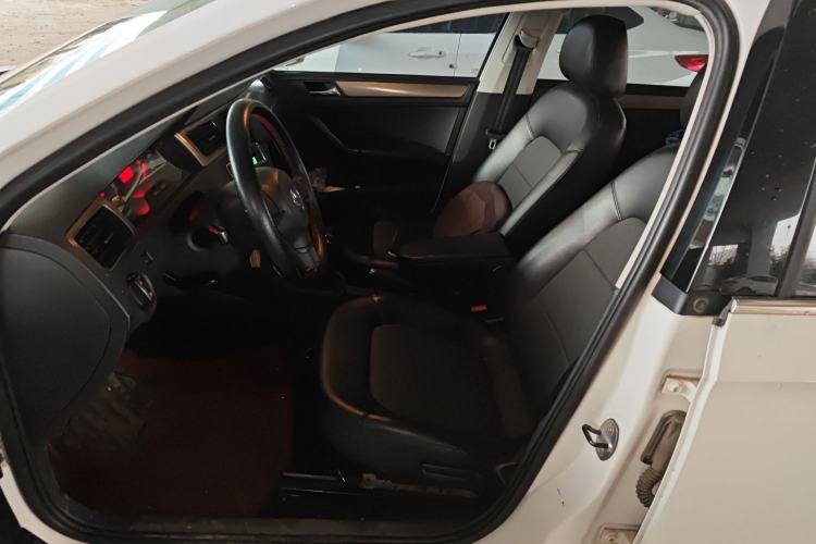 Used Volkswagen Santana 2013 1.6L Manual Comfort Edition
