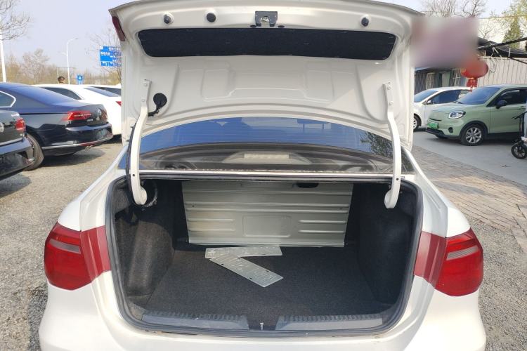 Used Volkswagen Jetta 2015 1.6L Manual Fashion Edition