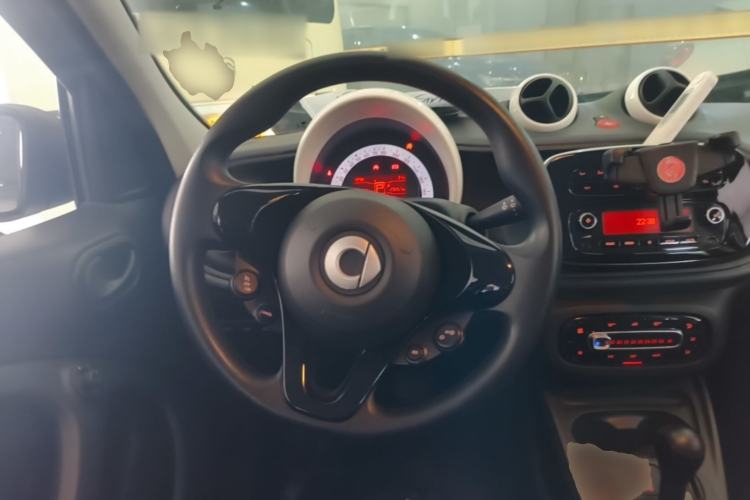 Used smart forfour 2018 1.0L 52 kW Dynamic Edition
