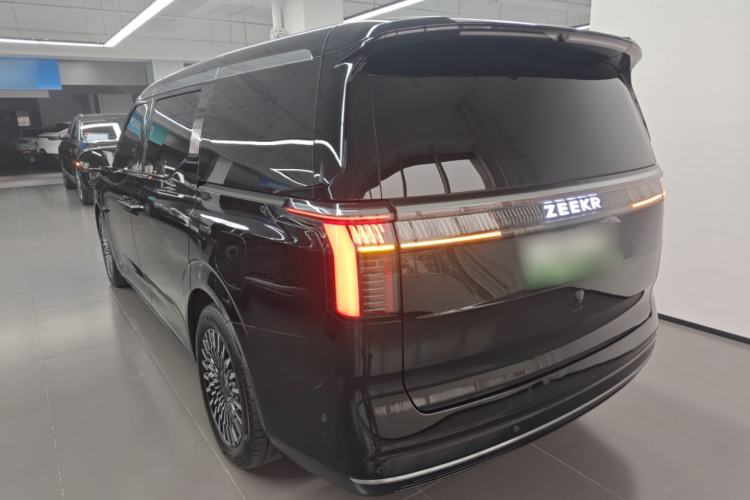 Used Zeekr 009 2024 Six-Seat Executive Version 4WD 108 kWh
