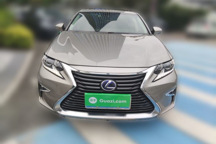 Used Lexus ES 2015 300h Comfort Edition