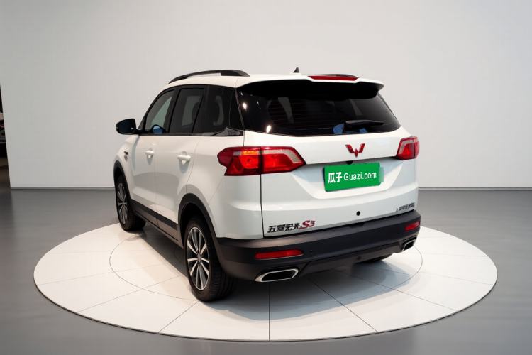 Used Wuling Hongguang S3 2018 1.5L Manual Comfort Model China V Standard Rear