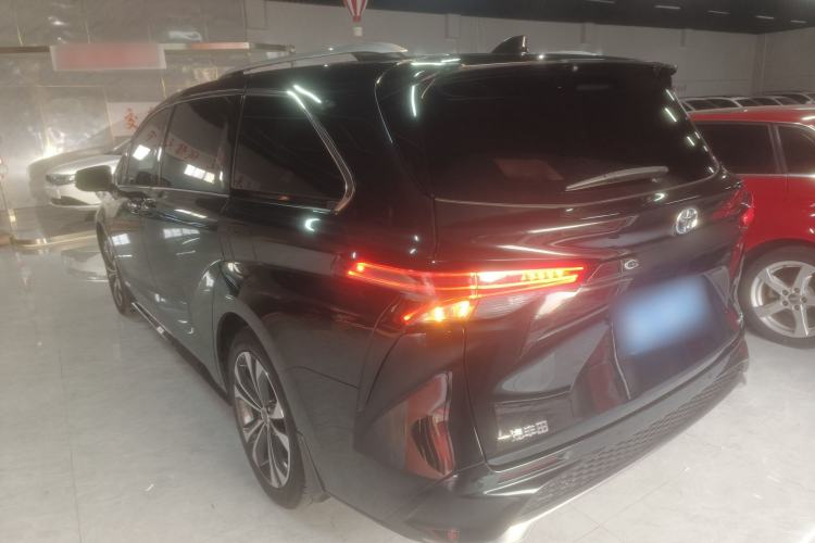 Used Toyota Granvia 2022 2.5L Hybrid Flagship Edition
