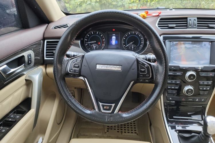 Used Haval H2 2016 Red-Label 1.5T Manual Two-Wheel Drive Luxury Model