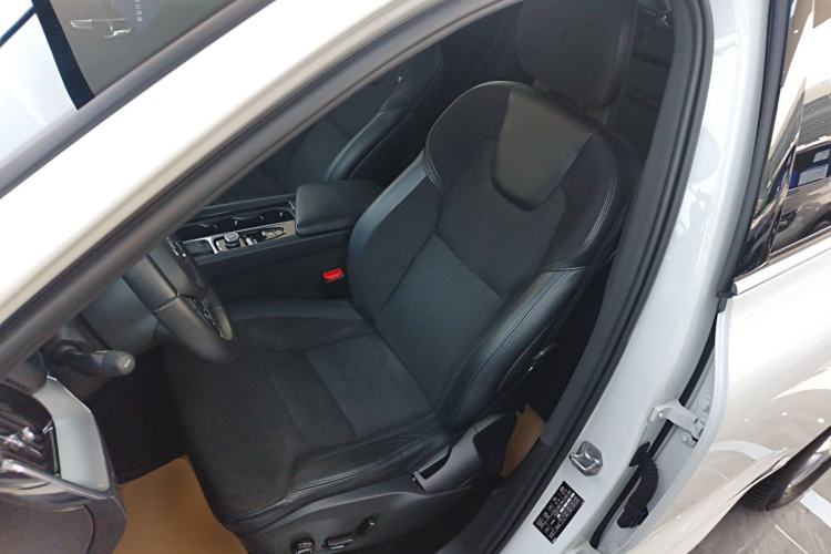 Used Volvo XC60 2018 T4 Zhiyi Edition Left Front Seat