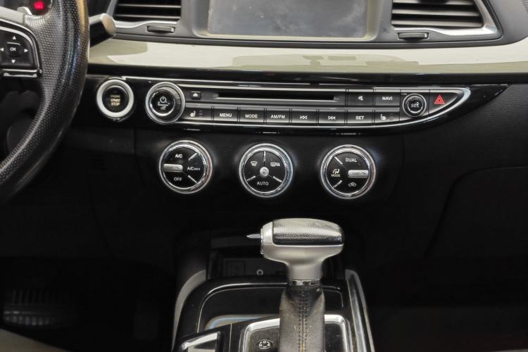 Used GAC Trumpchi GA6 2015 1.8T DCT Luxury Navigation Model Interior 10