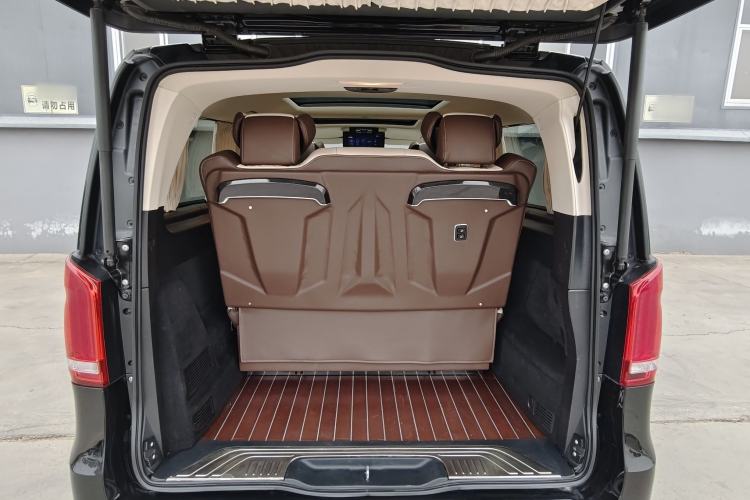 Used Mercedes-Benz V-Class 2020 V 260 L Long-wheelbase Luxury Edition Trunk