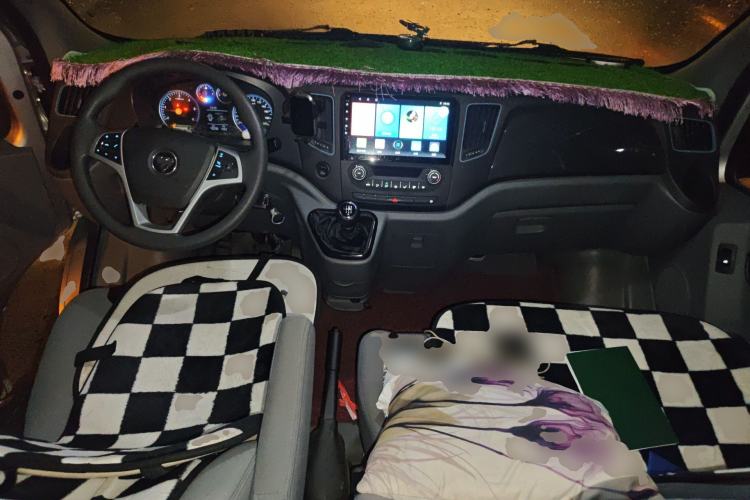 Used Foton Toano 2023 Joy Elephant Multi-Function 2.0T Manual Long-Wheelbase Mid-Roof Model with Single Rear Tire Available in 5/6/7/9-Seater Configurations
