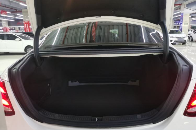 Used Mercedes-Benz E-Class 2017 E 200 Sport Exterior 5