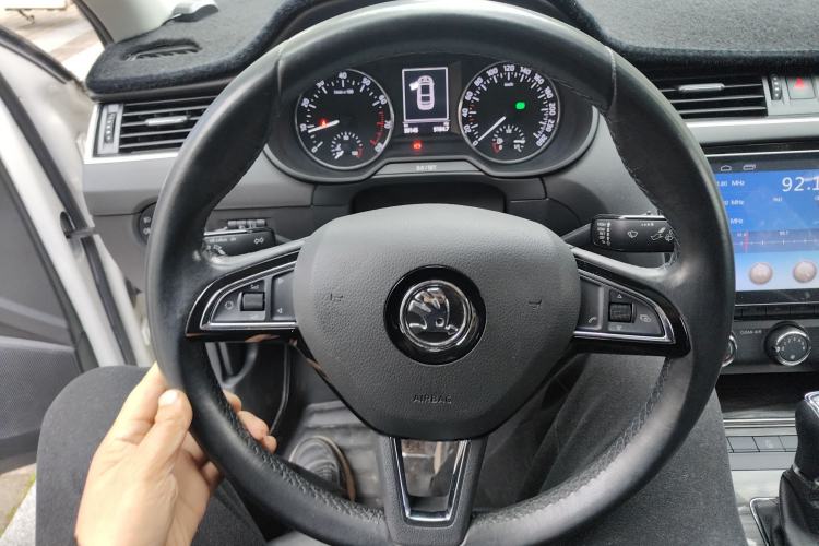 Used Skoda Octavia 2016 1.6L Automatic Front-Wheel Drive Model
