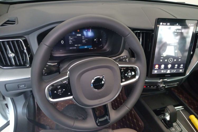 Used Volvo XC60 2026 B5 4x4 Smart Luxury Edition
