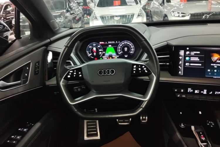 Used Audi Q5 e-tron 2023 40 e-tron Shining Edition Mecha Kit Steering Wheel