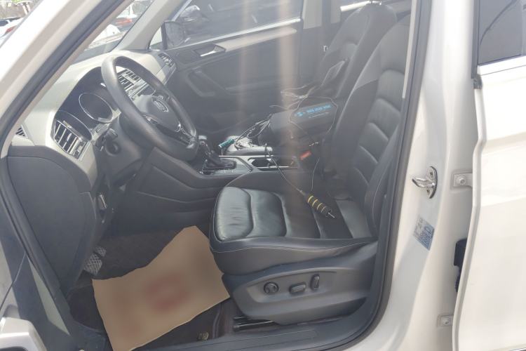 Used Volkswagen Tiguan L 2018 330TSI Automatic Two-Wheel Drive Luxury Edition Left Front Seat