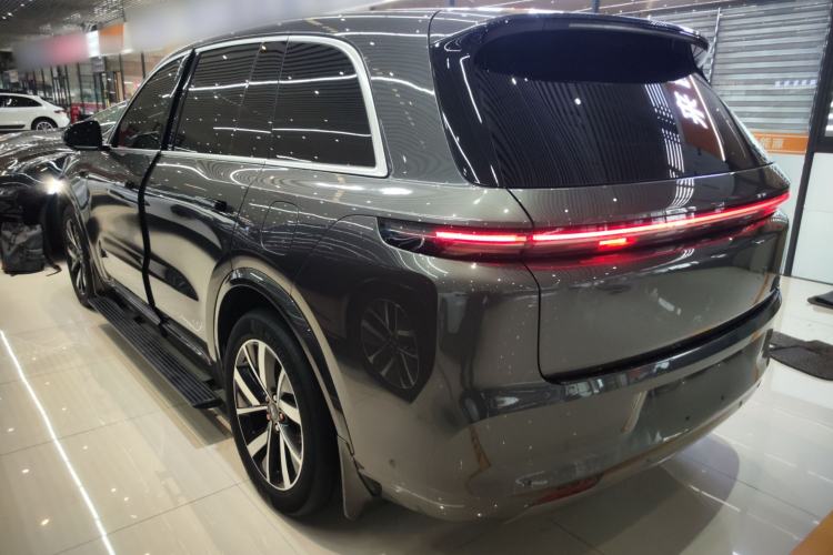 Used Li Auto L8 2023 Air model
