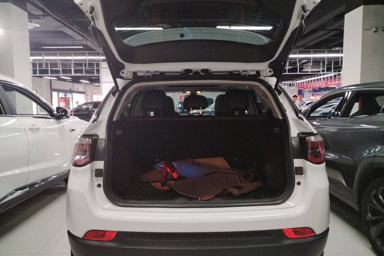 Used Jeep Compass 2020 220T Automatic Leading Edition