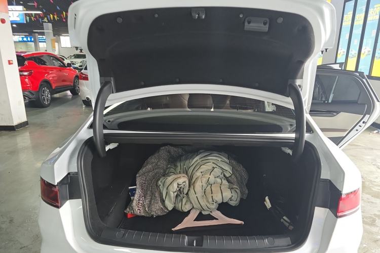 Used BYD Qin PLUS 2024 HONOR Edition DM-i 55KM Leading Model Trunk