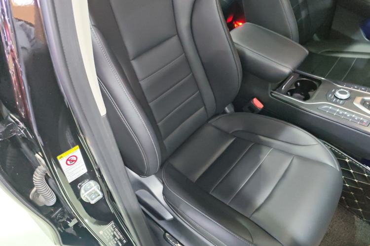 Used Wey VV5 2020 1.5T Two-Wheel Drive Color Pioneer