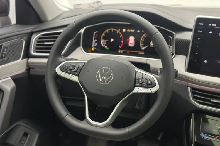 Used Volkswagen Tayron 2023 280TSI Two-Wheel-Drive Luxury Plus Advanced Version Steering Wheel