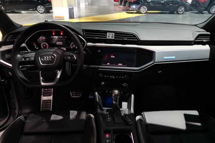 Used Audi Q3 2024 35 TFSI Fashion Dynamic Edition
