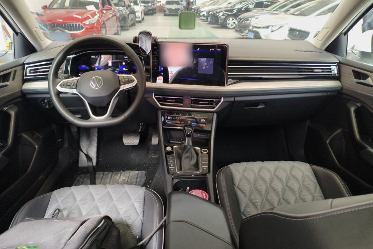 Used Volkswagen Sagitar 2023 200TSI DSG Excellence Edition Center Console