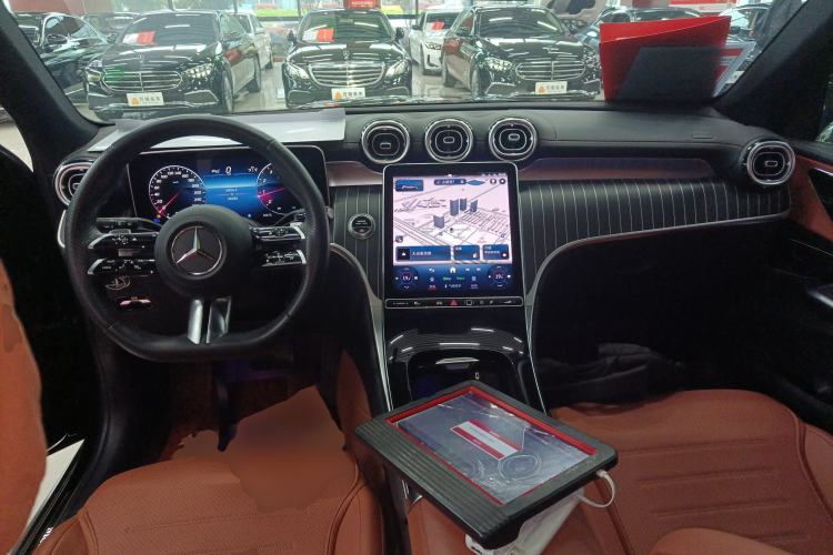 Used Mercedes-Benz GLC 2023 GLC 300 L 4MATIC Dynamic Edition 5-seater Center Console