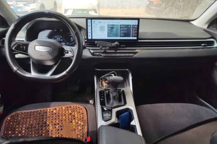 Used Geely Auto Emgrand 2023 4th Generation Champion Edition 1.5L CVT Luxury Model Center Console