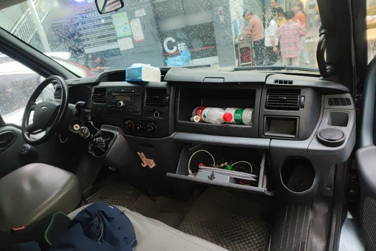 Used Ford Transit Custom 2013 2.4T Diesel Luxury Version Short Wheelbase Mid-Height China III Standard
