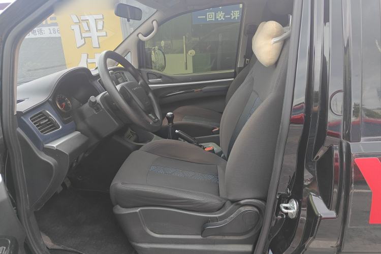 Used FORTHING Lingzhi 2023 M5L 1.6L Comfort Edition 7-Seater Left Front Seat