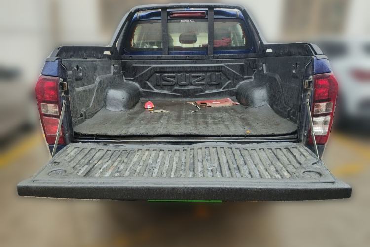 Used Isuzu D-MAX 2020 1.9T Two-Wheel Drive Automatic Comfort Edition China VI Standard RZ4E Hi-Power