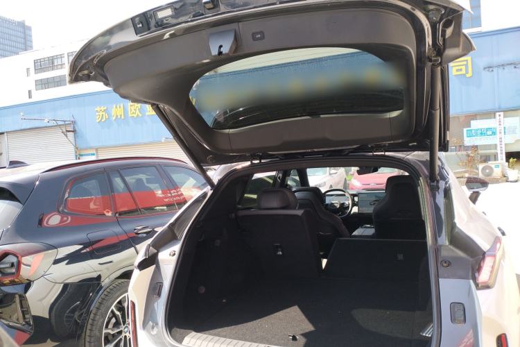 Used Lynk & Co 08 EM-P 2025 120km Long-Range Pro